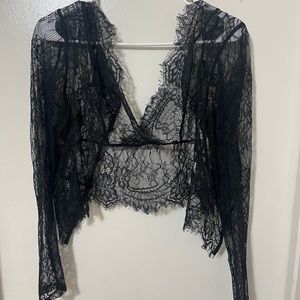 Lace long sleeve crop top